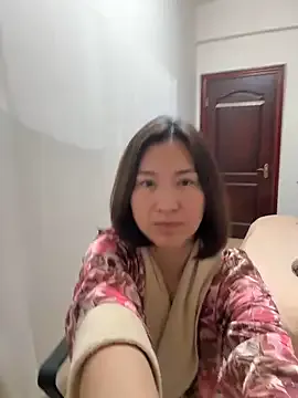 A-ZJunn from StripChat