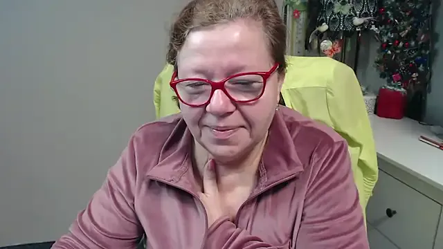 Adelewildx from StripChat