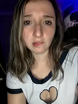 AhriSteele from StripChat