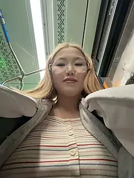 Aiko_Yumi from StripChat