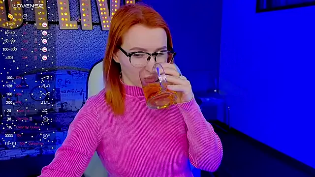 AliceBYKiss from StripChat