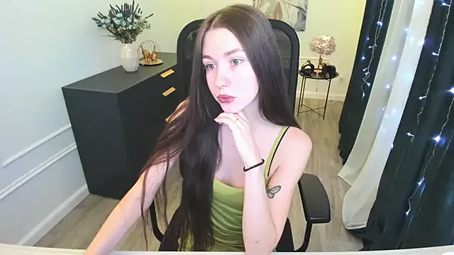 AliceJertis from StripChat