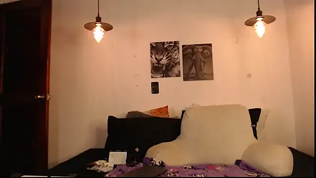 alien_eyes09 from StripChat