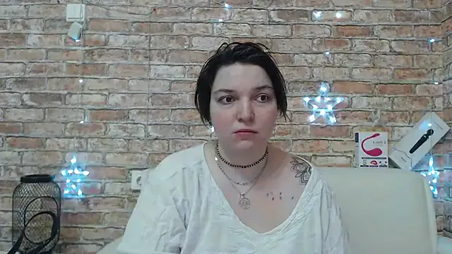 Bicurious sexiness: Amelia_Kiss_ gets exposed while stroking her clit onwebcam Amelia_Kiss_ from StripChat