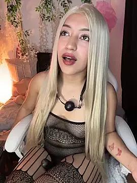 AngellaMoraa from StripChat
