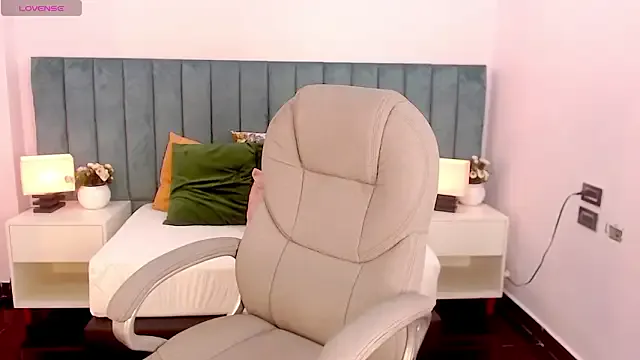 april_bunnyy from StripChat