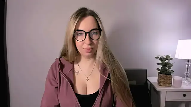 StripChat's AriaDesire - kink adult cam escort to ignite all your dreams AriaDesire from StripChat