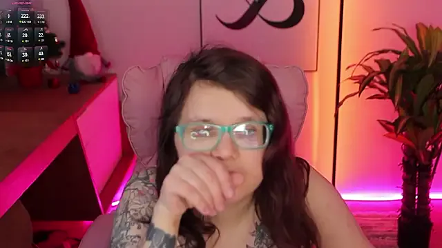 Ariell_Mini from StripChat