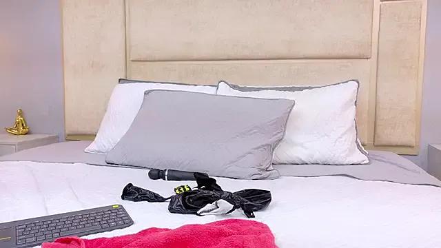 Watch hot camwhore Ashley_HotGirl Ashley_HotGirl from StripChat