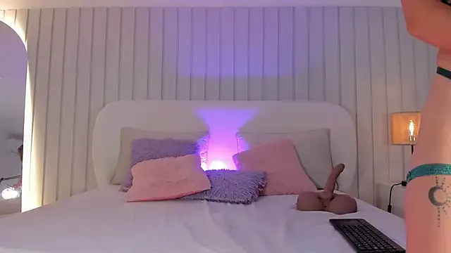 Ashleyy_piink from StripChat