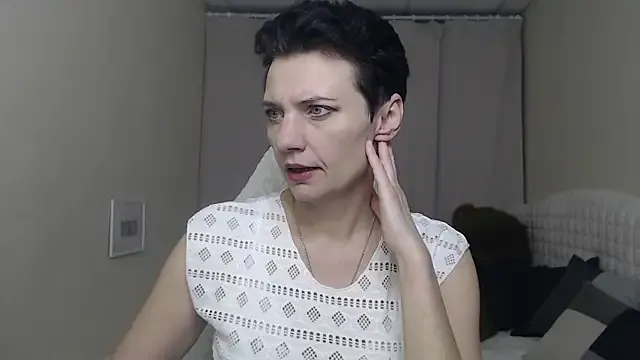 AvaSaturnian from StripChat