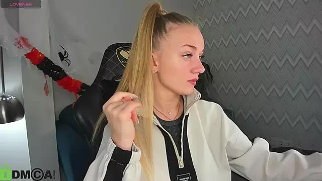 Admire Barbie_Lis, she wants to masturbate for you Barbie_Lis from StripChat