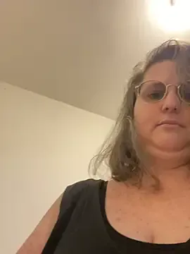 bea_french_curvy from StripChat