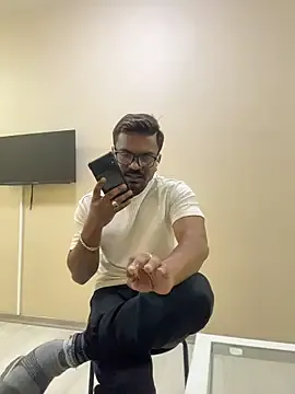 bhagihero from StripChat