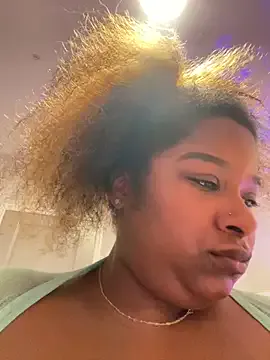 BigFineSelena from StripChat