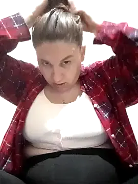 BlackVBarbie from StripChat