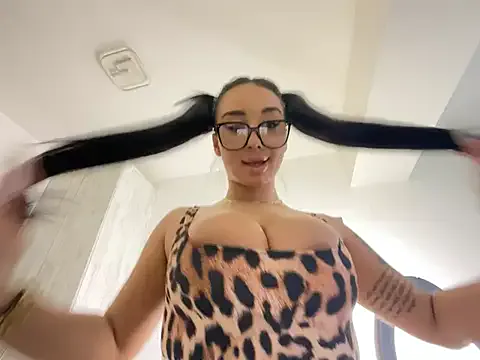 BlueEyes_BB from StripChat