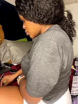 Cute Boneca25 wants you to fuck their body now Boneca25 from StripChat