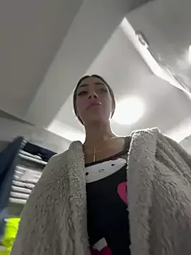 BonyBon29 from StripChat