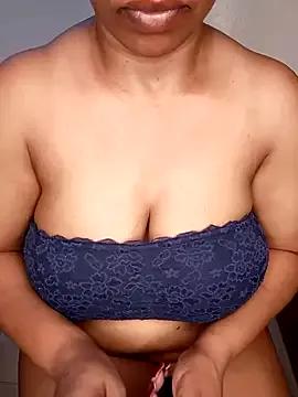 boobsnipplian on StripChat 