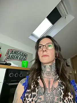 BrownieyQueen from StripChat