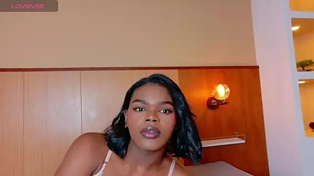 CamiEstrada on StripChat 