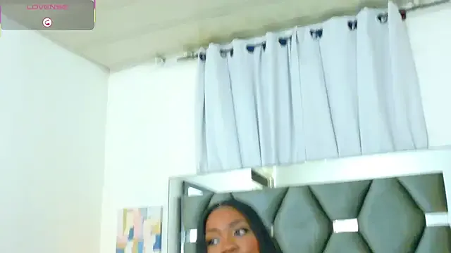 camila_larzon from StripChat