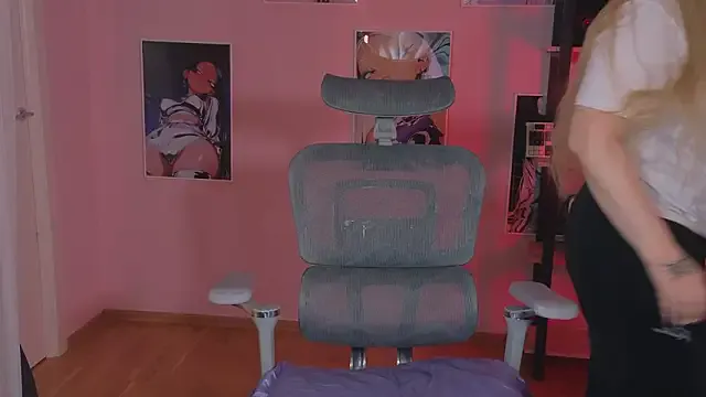 Juicy Carolina_elf gets naked and orgasm while being peeked on carolina_elf from StripChat