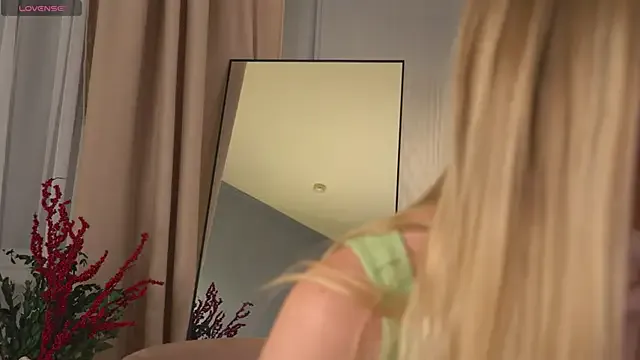 Carolllina_ from StripChat