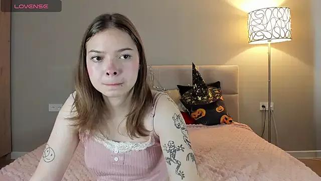 Masturbate to sexy camslut Catanadick catanadick from StripChat