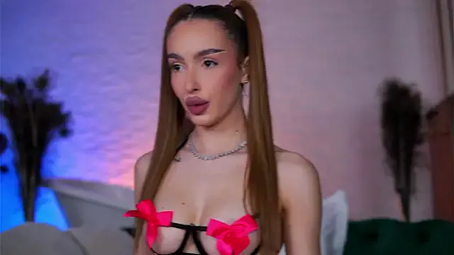 ClaraBenatti from StripChat