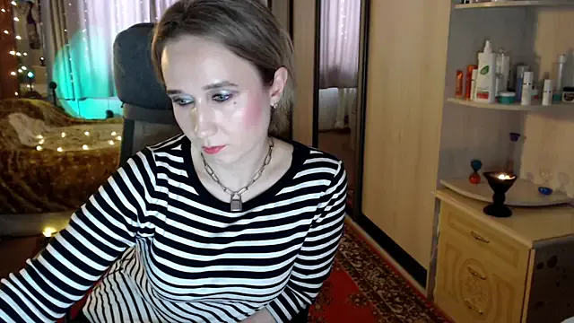 ClassyInna from StripChat