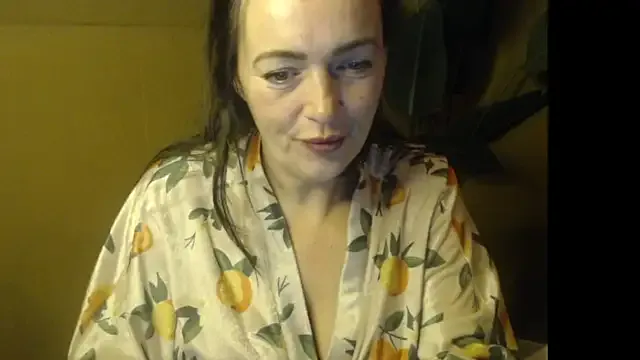 Curious Cloe85nl stripping off and masturbating with her favored vibrating toys cloe85nl from StripChat