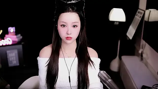 coward_by from StripChat