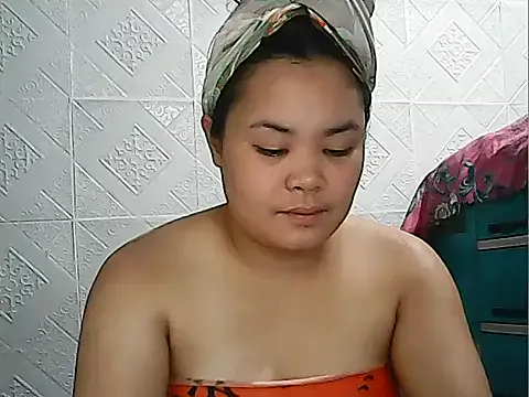 CreamyPussy4uxx from StripChat