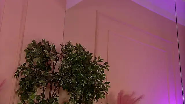 CrystalRedd from StripChat