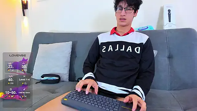 Cum_hunters from StripChat