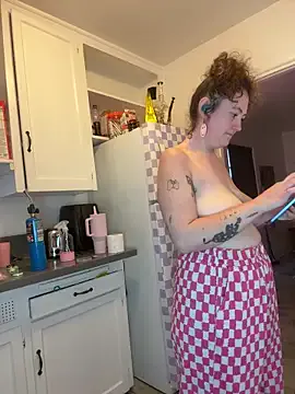 Curliegirlie from StripChat