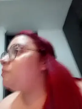 CURVY-HORNY from StripChat