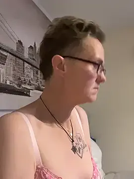 Curvy-Jinx from StripChat