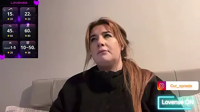 Curvy_Rosie99 from StripChat