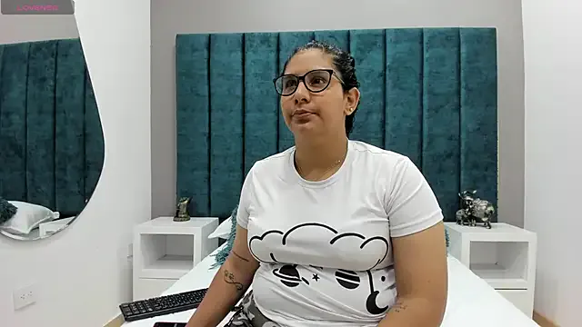 DanielleEvans_ from StripChat