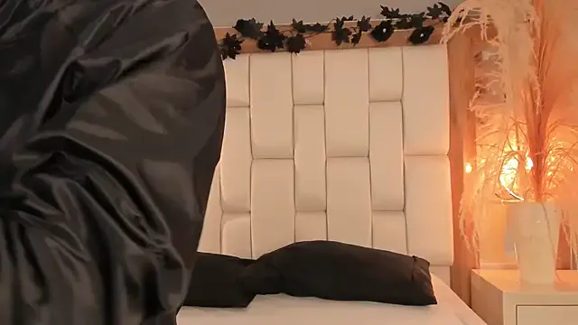 Daphne_And_Roger from StripChat