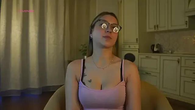 Cute DarelleFaux wants you to fuck her body now DarelleFaux from StripChat