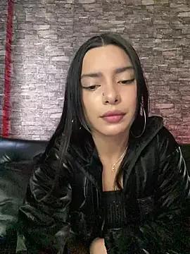 Explore StripChat's Dayana_firee Dayana_firee from StripChat