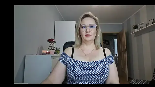 DianaLive from StripChat