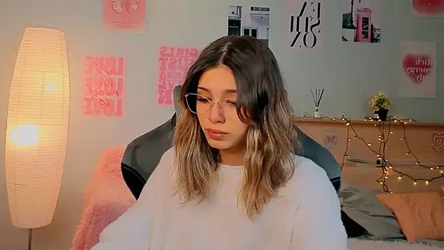 Seductive Dinnerwithflowers gets uncovered and squirt while being spied on dinnerwithflowers from StripChat