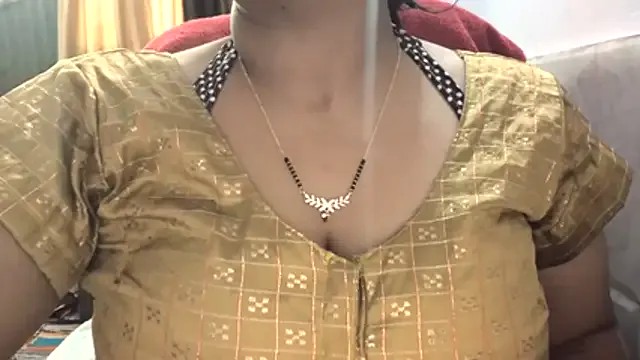 Dolly_Darling221 from StripChat