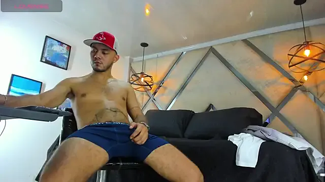 Dusan_Grey77 from StripChat