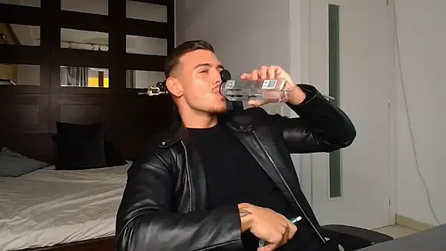 ElijahThorne from StripChat